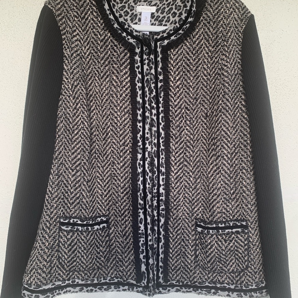Chico’s jacket/blazer. Size 3 Large chevron tweed. Excellent condition.